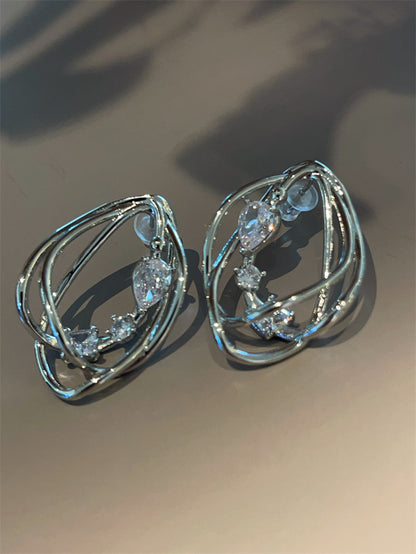 Europeiska och amerikanska nischörhängen med metallisk design, stereo oregelbundna örhängen