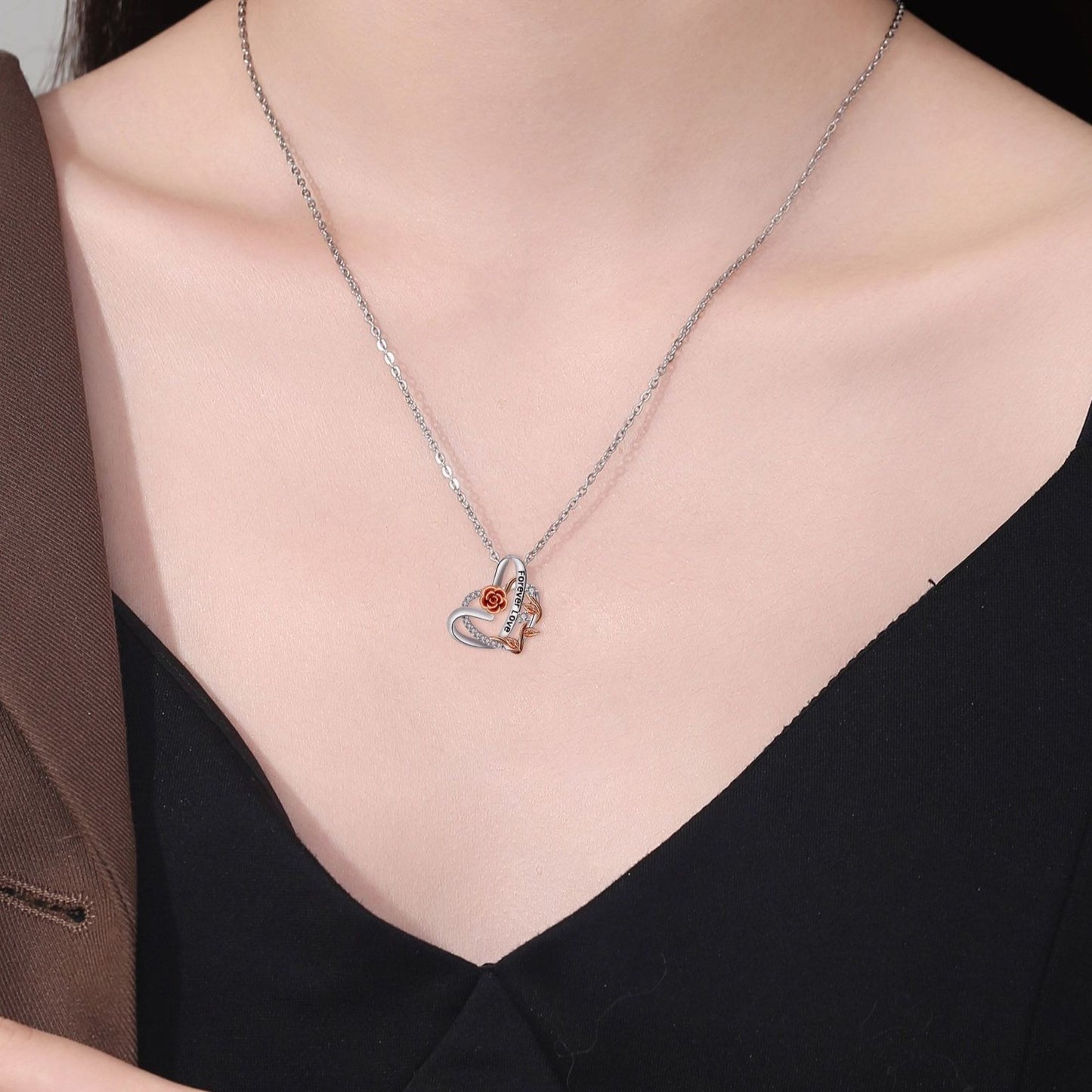 Moderiktigt Retro Kärleksros Damhalsband