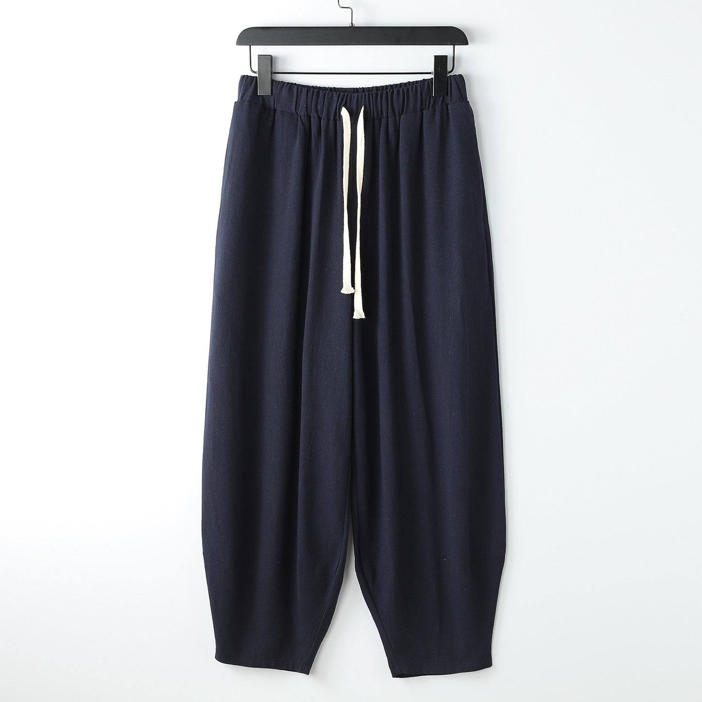 Lösa harembyxor med knutna ben för överviktiga män