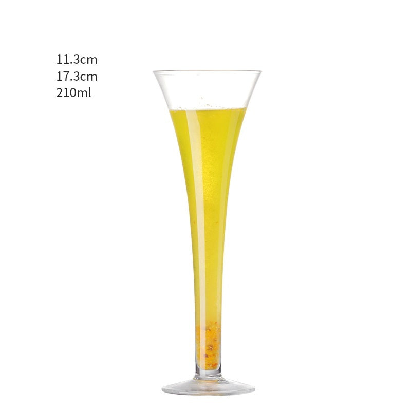 Kreativt cocktailglas i glas
