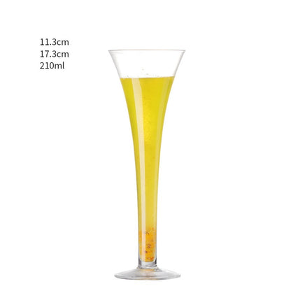 Kreativt cocktailglas i glas