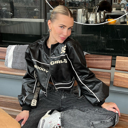 Kort läderjacka med tryck och dragkedja för dam