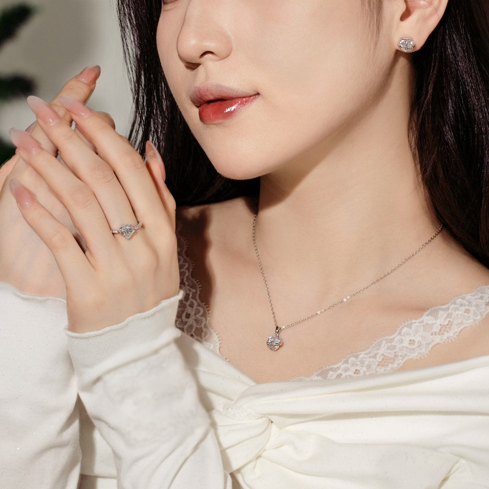 Kärleksfullt hjärta med zirkonbåge i 925 sterlingsilver