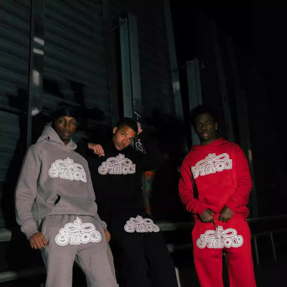 Stilig man enfärgad huvtröja med bokstavstryck