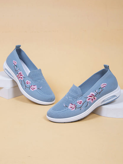 Damskor med andningsfunktion och mjuka sulor, moderiktiga broderier