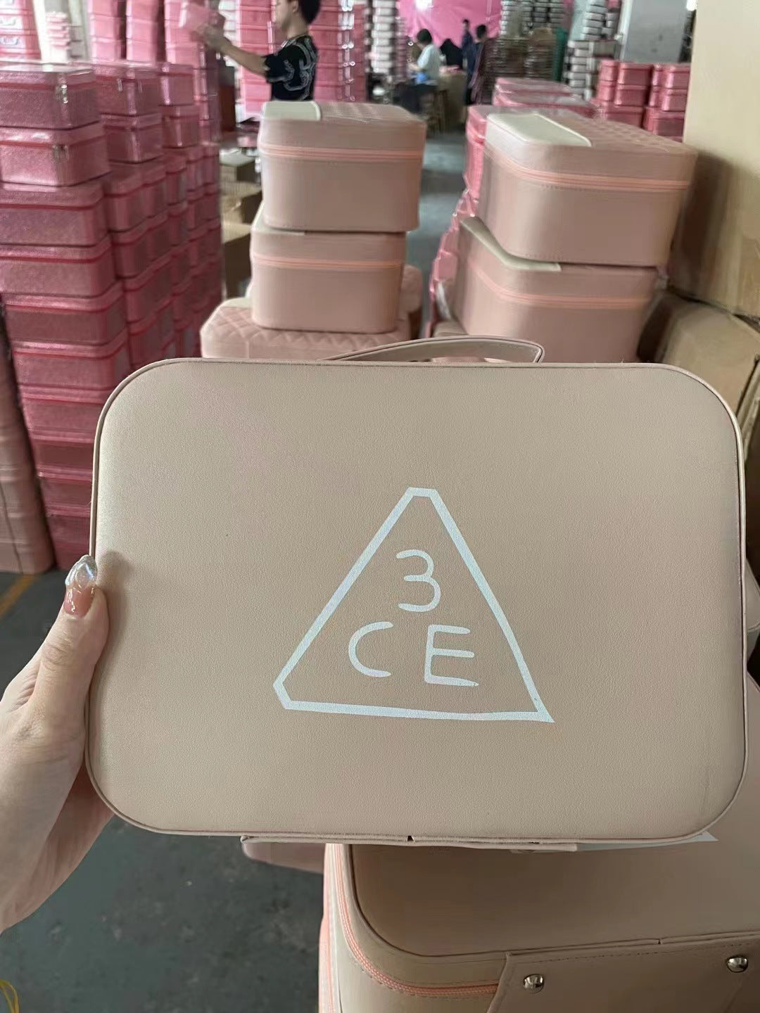 Enfärgad PU-läder Stor kapacitet Bärbar Vattentät Dam Kosmetikväska