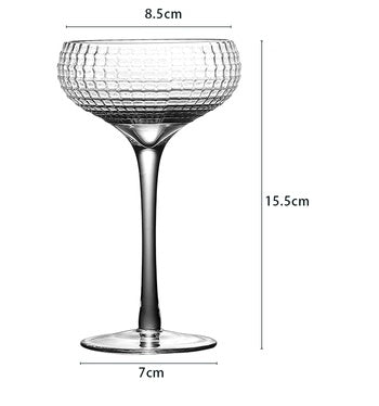 Kreativt cocktailglas i glas